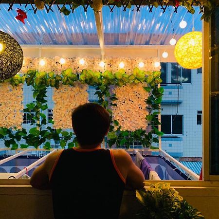 Co.Living Hostel Bandar Seri Begawan Buitenkant foto
