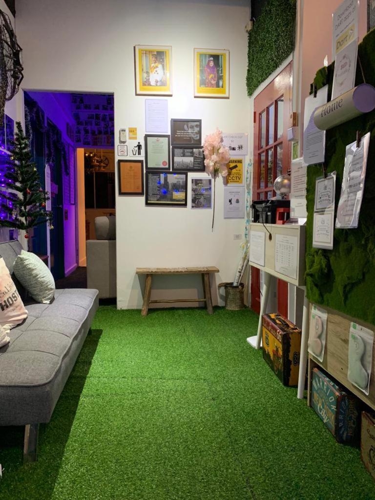 Co.Living Hostel Bandar Seri Begawan Buitenkant foto