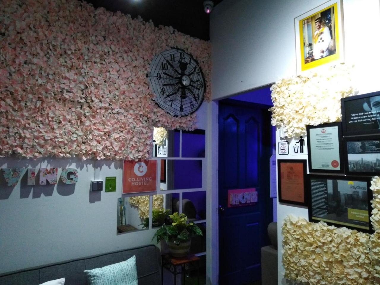 Co.Living Hostel Bandar Seri Begawan Buitenkant foto